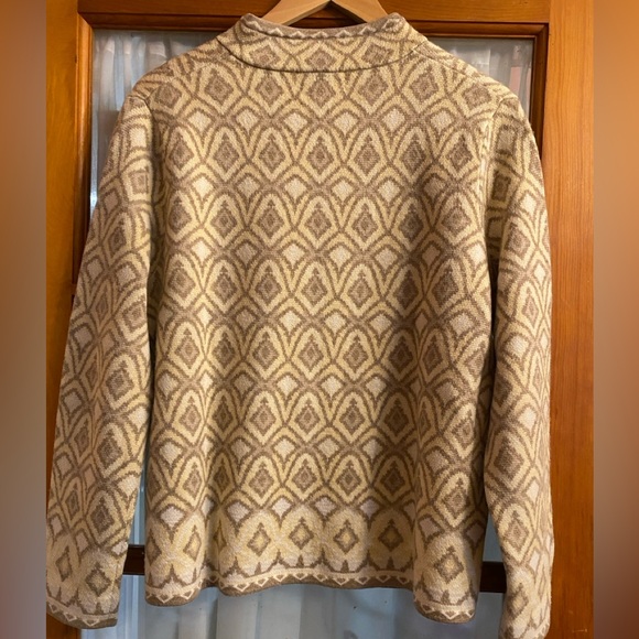Pendleton Wool zip cardigan. Aztec style design in Tans and Cream. A Beauty Sz L - Picture 2 of 5